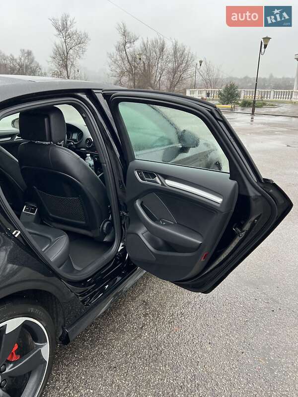 Седан Audi A3 2016 в Кривом Роге