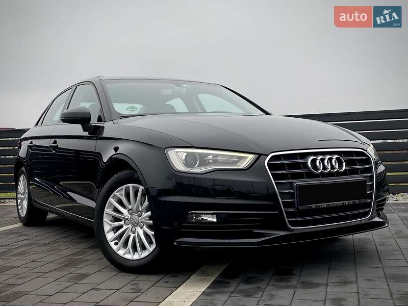 Седан Audi A3 2016 в Мукачево