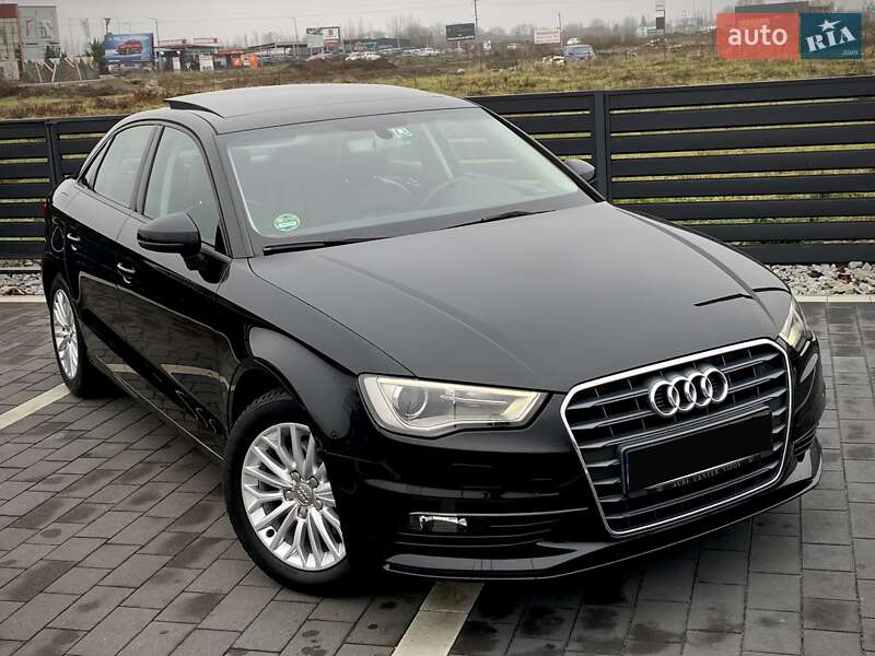 Седан Audi A3 2016 в Мукачево