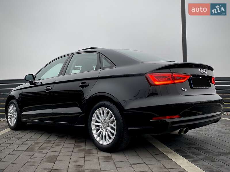 Седан Audi A3 2016 в Мукачево