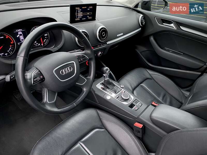 Седан Audi A3 2016 в Мукачево