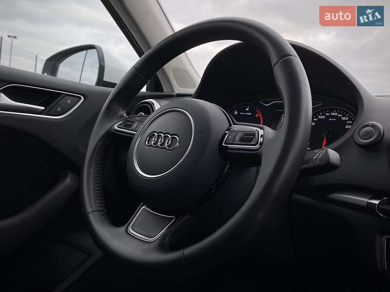 Хэтчбек Audi A3 2016 в Мукачево