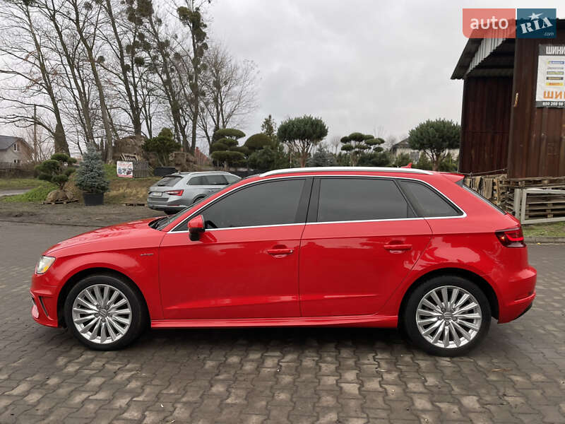 Хэтчбек Audi A3 2015 в Луцке