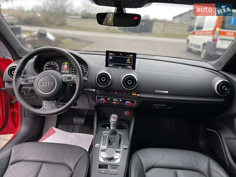 Хэтчбек Audi A3 2015 в Луцке