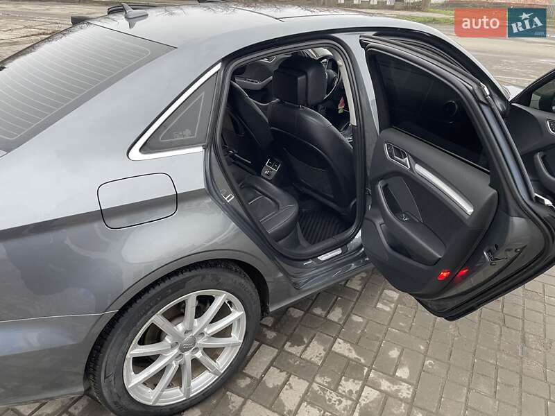 Седан Audi A3 2014 в Умани
