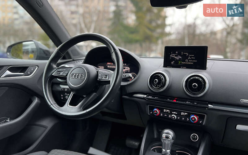 Хэтчбек Audi A3 2018 в Львове