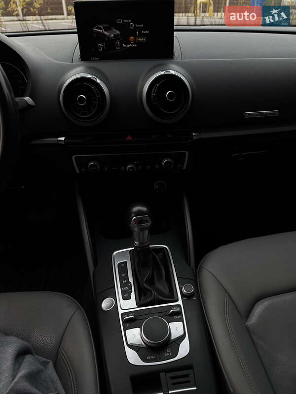 Седан Audi A3 2017 в Киеве фото 18 Седан Audi A3 2017 в Киеве
