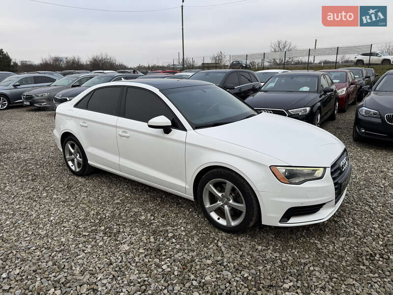 Седан Audi A3 2015 в Ивано-Франковске