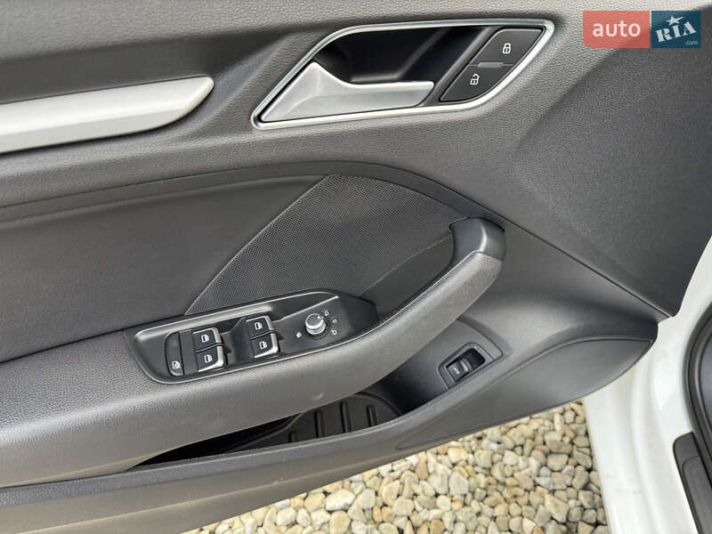 Седан Audi A3 2015 в Ивано-Франковске