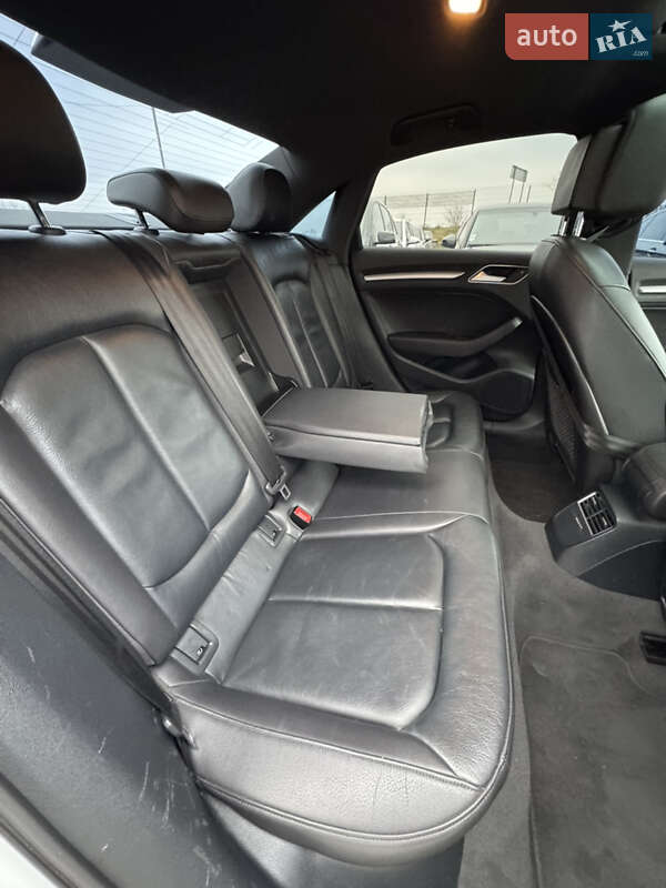 Седан Audi A3 2015 в Ивано-Франковске
