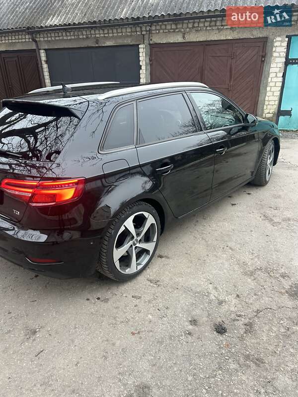 Хэтчбек Audi A3 2017 в Львове