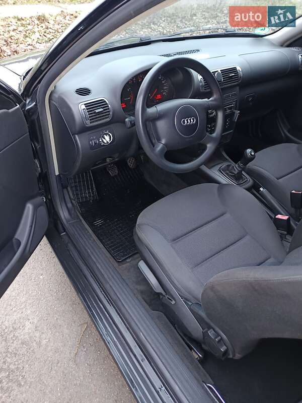 Хэтчбек Audi A3 2002 в Черкассах