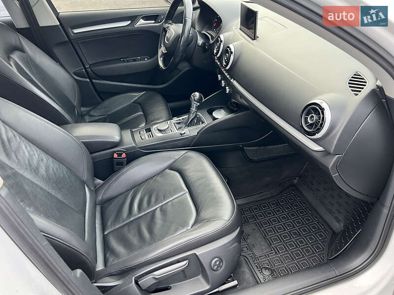 Седан Audi A3 2015 в Балаклее