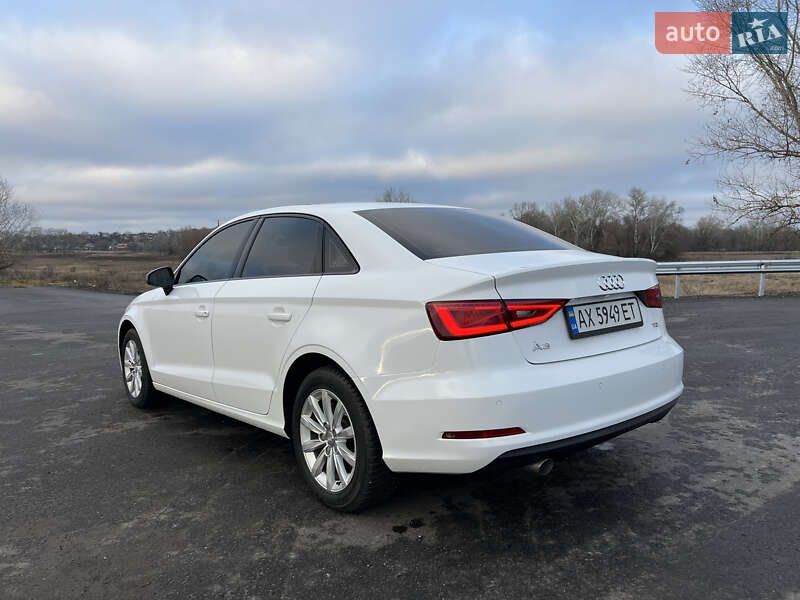 Седан Audi A3 2015 в Балаклії
