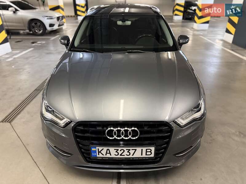 Хэтчбек Audi A3 2016 в Киеве