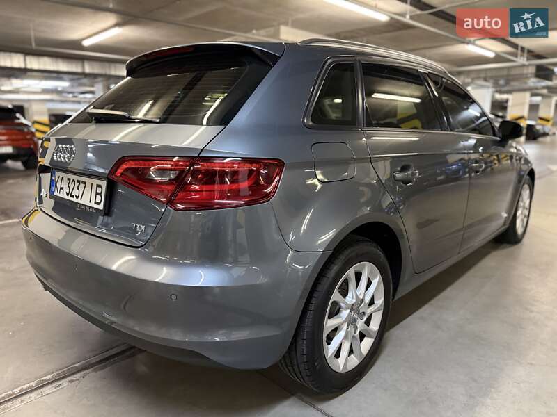 Хэтчбек Audi A3 2016 в Киеве