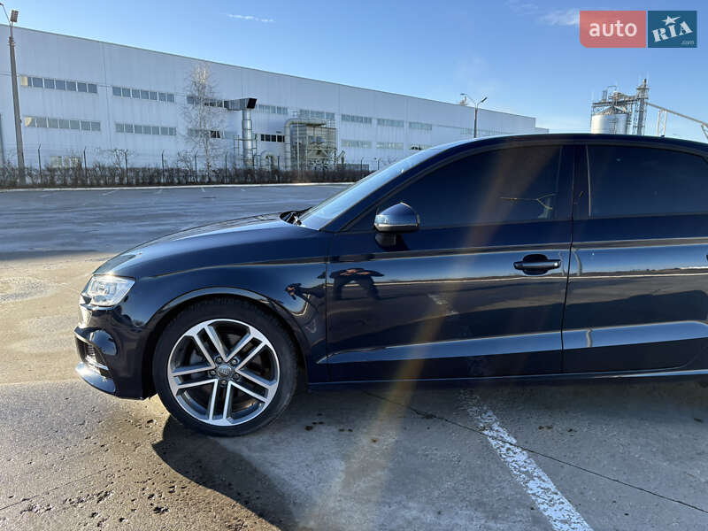 Седан Audi A3 2016 в Коростене
