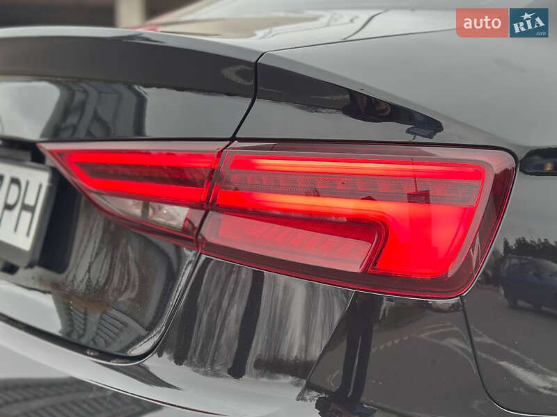 Седан Audi A3 2019 в Киеве