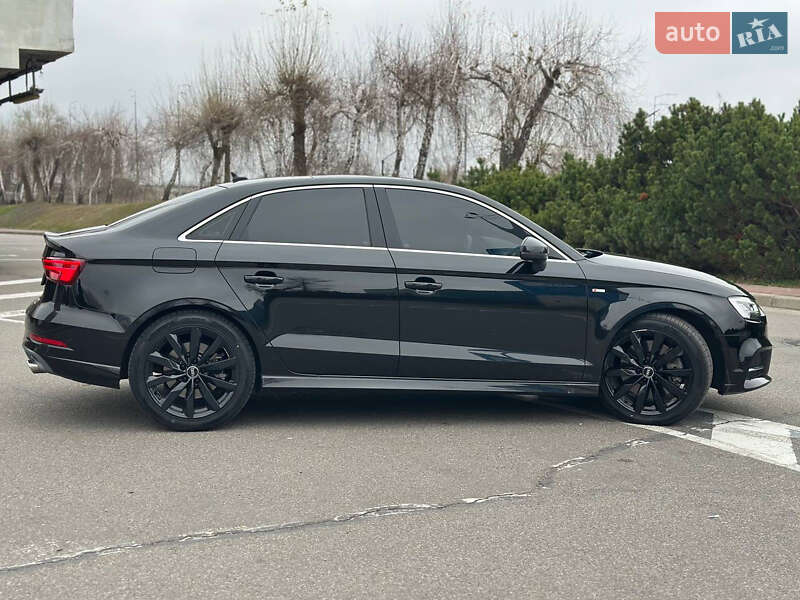 Седан Audi A3 2019 в Киеве