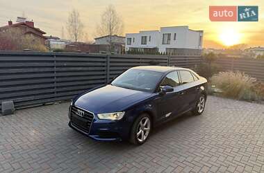 Седан Audi A3 2015 в Рівному