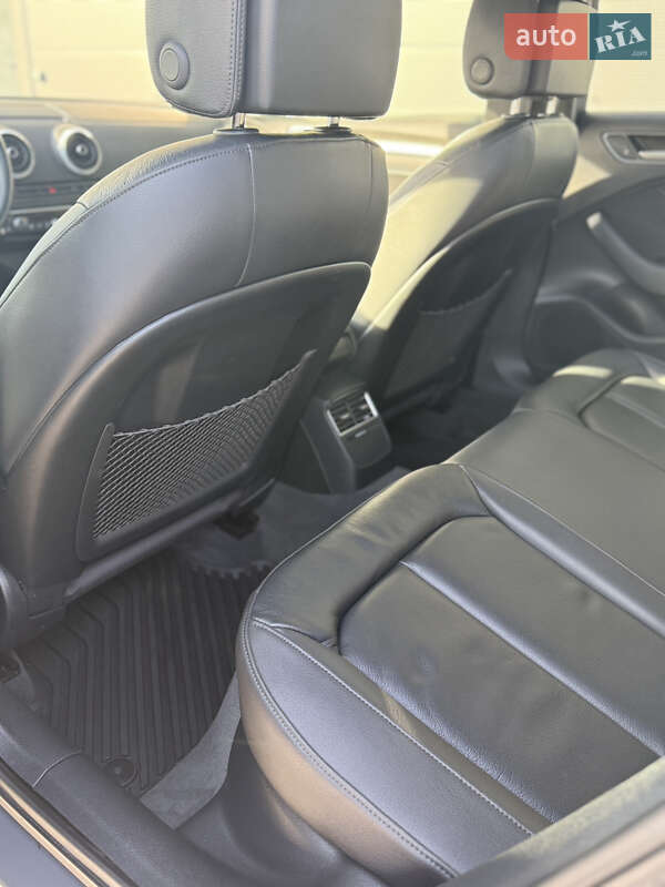 Седан Audi A3 2017 в Стрые