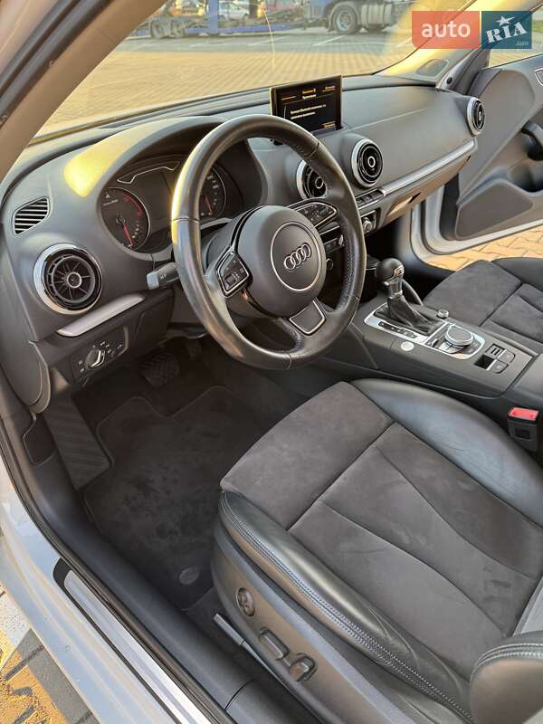 Хэтчбек Audi A3 2016 в Киеве