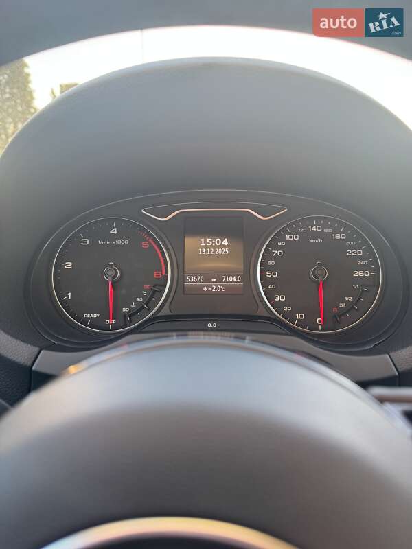 Хэтчбек Audi A3 2016 в Киеве