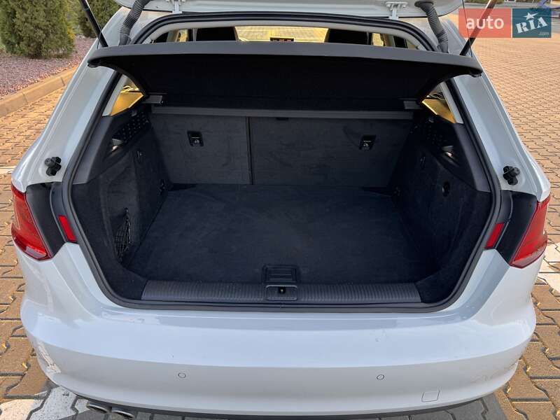 Хэтчбек Audi A3 2016 в Киеве