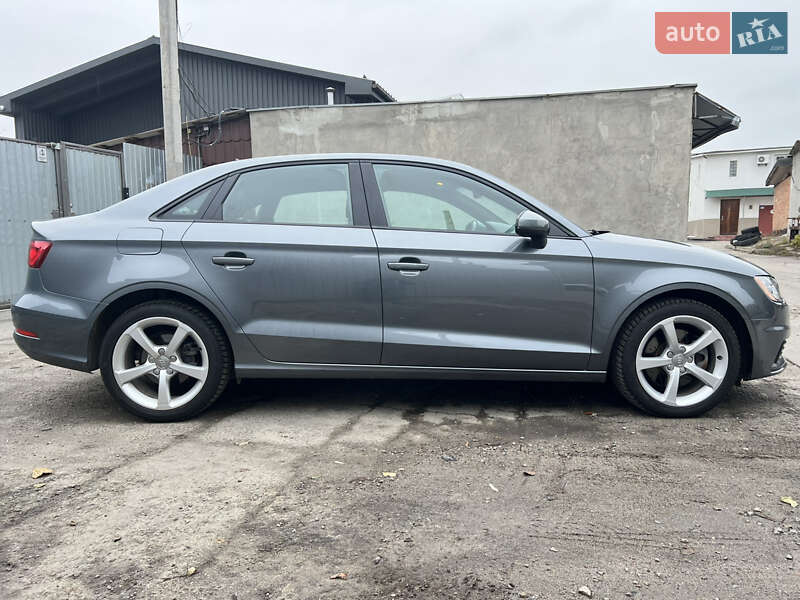 Седан Audi A3 2015 в Киеве