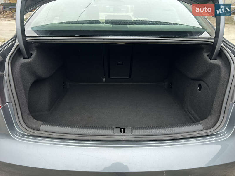 Седан Audi A3 2015 в Киеве