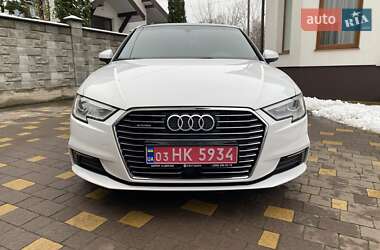 Хэтчбек Audi A3 2017 в Ровно