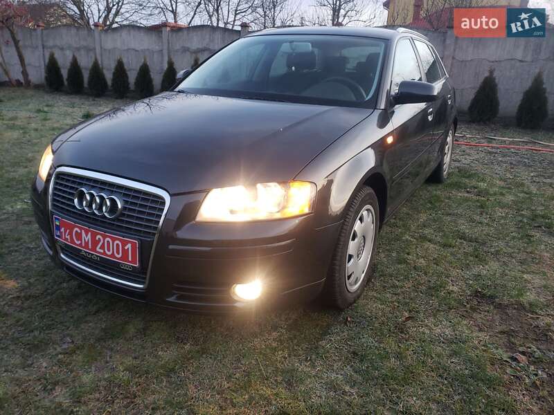 Хэтчбек Audi A3 2006 в Новояворовске