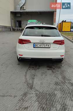 Хэтчбек Audi A3 2016 в Львове