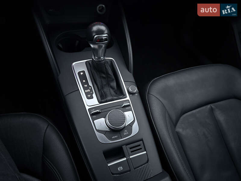 Седан Audi A3 2017 в Киеве