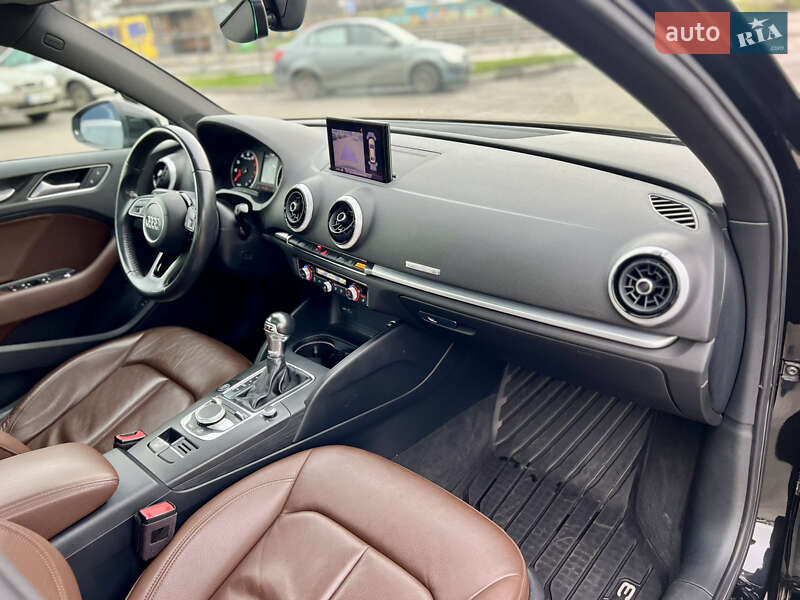 Седан Audi A3 2017 в Киеве фото 29 Седан Audi A3 2017 в Киеве