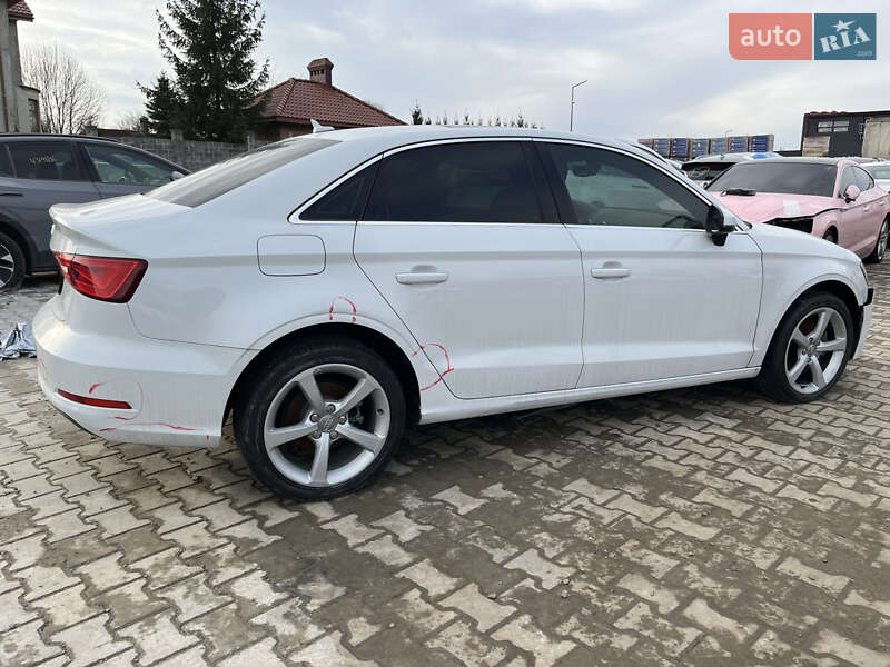 Седан Audi A3 2015 в Львове