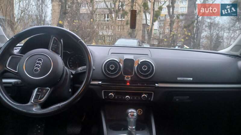 Седан Audi A3 2015 в Киеве