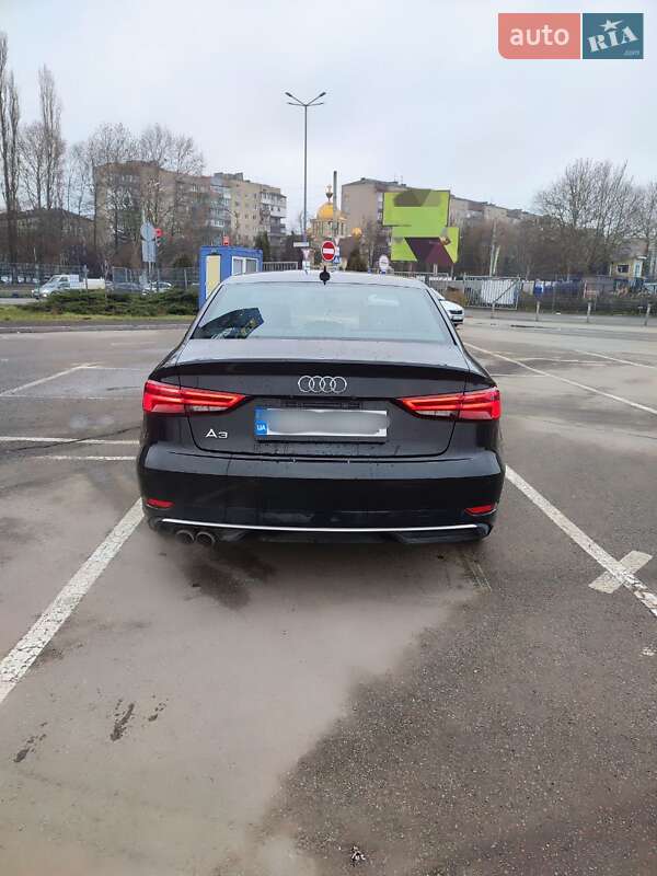 Седан Audi A3 2016 в Ивано-Франковске