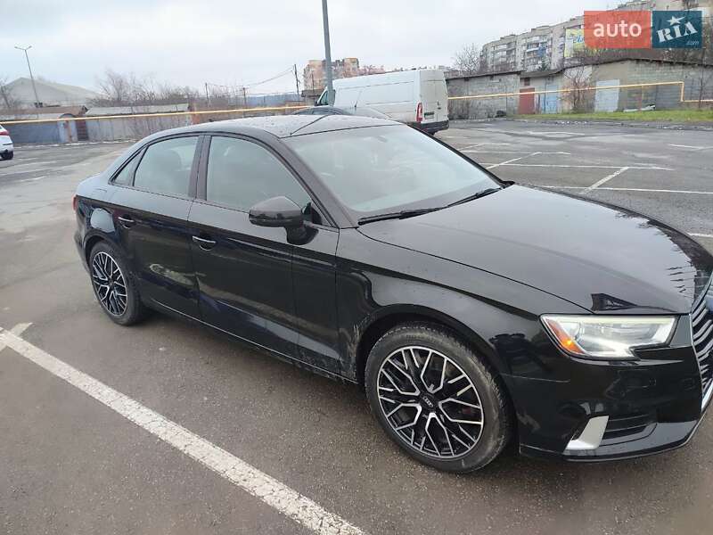 Седан Audi A3 2016 в Ивано-Франковске