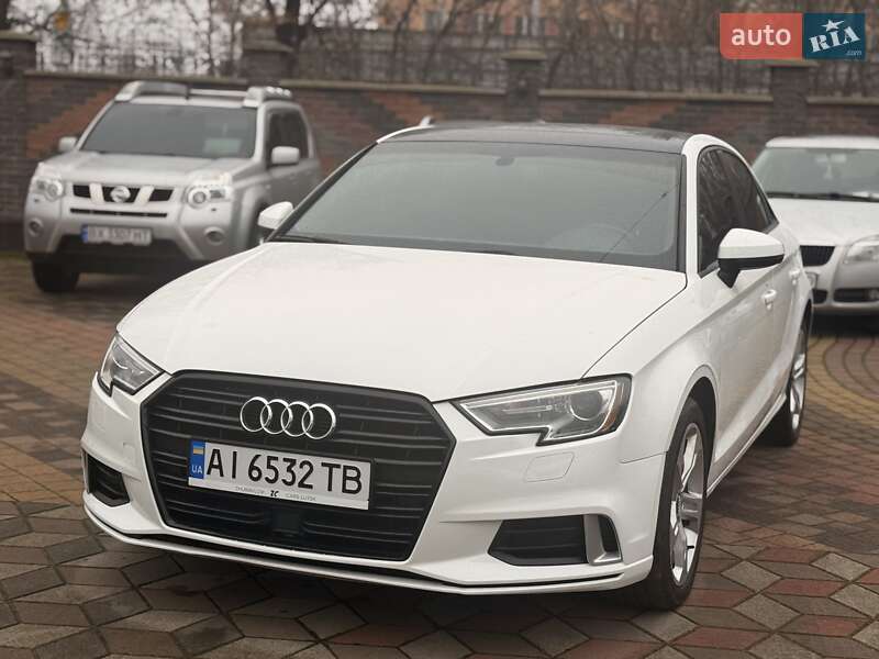 Седан Audi A3 2017 в Киеве