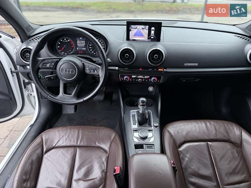 Седан Audi A3 2017 в Киеве