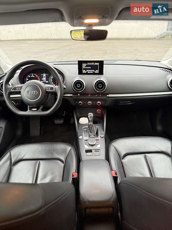 Седан Audi A3 2016 в Киеве
