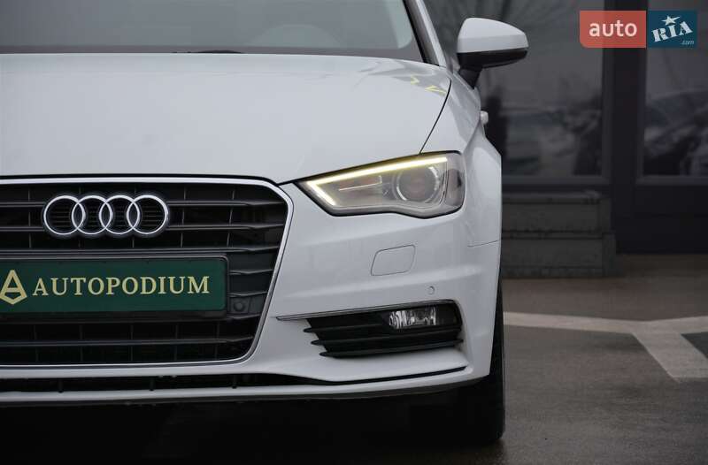 Седан Audi A3 2016 в Киеве