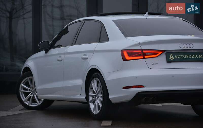 Седан Audi A3 2016 в Киеве