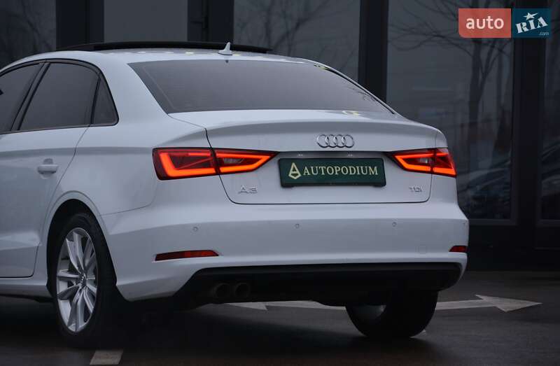 Седан Audi A3 2016 в Киеве