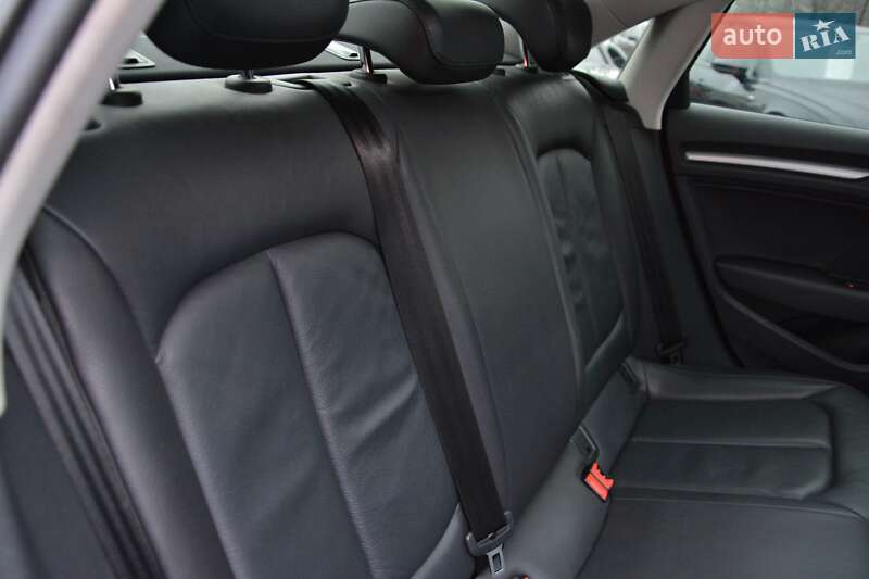 Седан Audi A3 2016 в Киеве