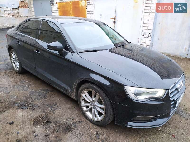 Седан Audi A3 2015 в Днепре