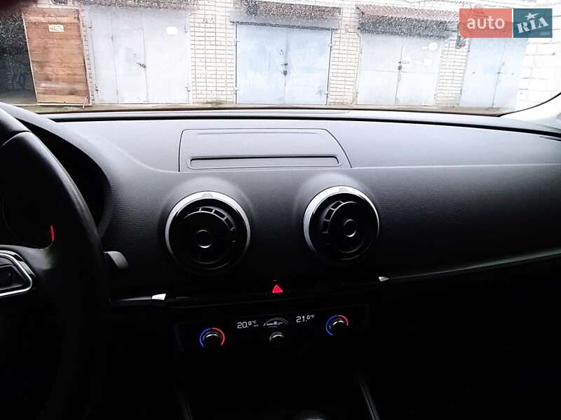 Седан Audi A3 2015 в Днепре