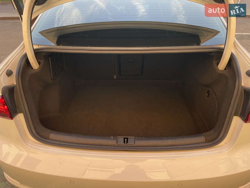 Седан Audi A3 2015 в Киеве фото 19 Седан Audi A3 2015 в Киеве