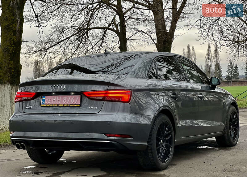 Седан Audi A3 2017 в Рівному